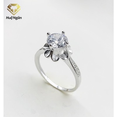 Nhẫn bạc 925 Huệ Ngân - 4 chấu Cánh hoa viền đá 6 li RR1609