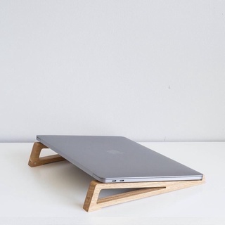 Kệ Laptop bằng gỗ sơn bóng mịn, mã THP03