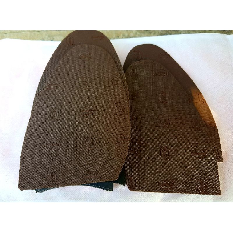 Miến dán giày Vibram trước sau