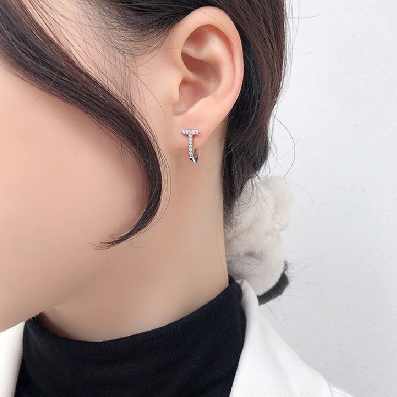 Đôi khuyên tai chữ T in chữ lấp lánh thời trang Hàn Quốc cho nữ
