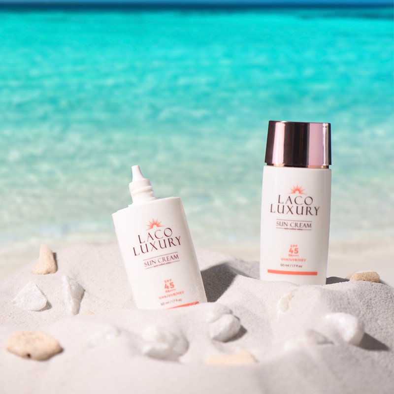 Kem chống nắng vật lý và hoá học Laco Luxury Sun Cream lên Tone, Không Nhờn, Kiềm Dầu + 1 bông tẩy trang Lameila