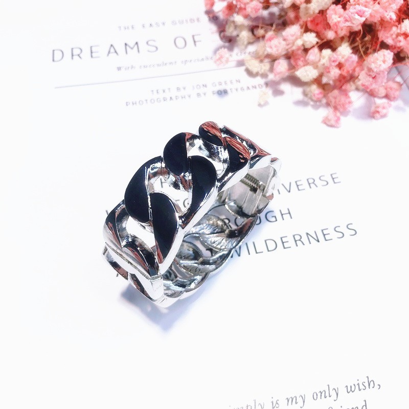 Vòng tay / lắc tay thời trang có hộp đựng