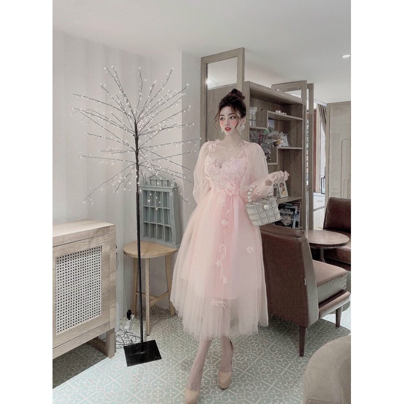 Đầm xoè tay phồng kết hoa phối lông công