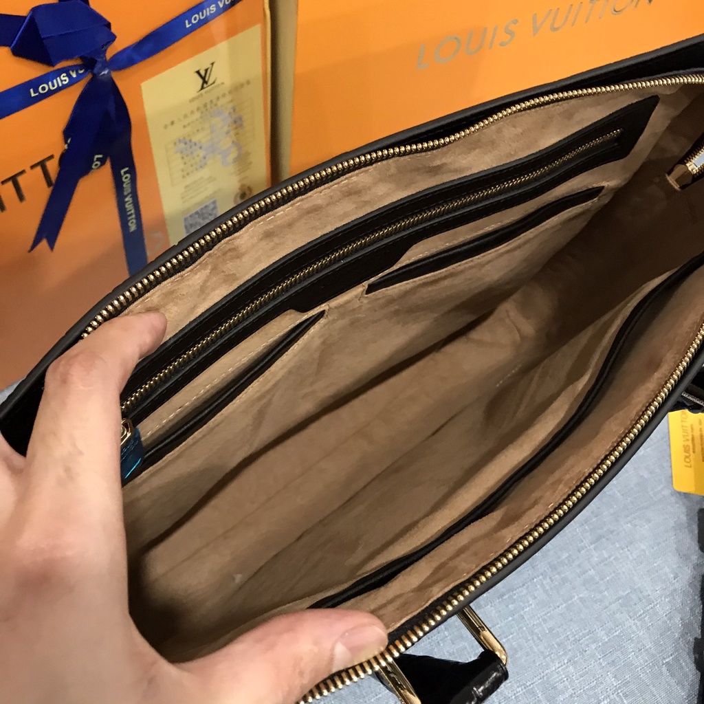 Cặp Laptop LV vân cá sấu Khoá số 38x29x6 CLC-06 | BigBuy360 - bigbuy360.vn