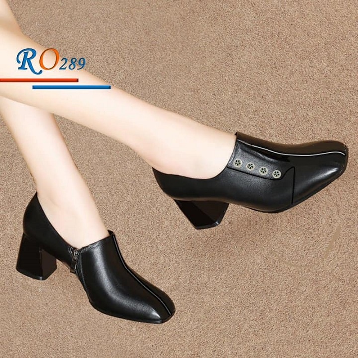 Giày boot nữ cổ thấp 5cm hàng hiệu rosata hai màu đen kem ro289