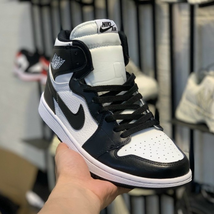 Giày jordan Xám cao cổ 💦SALE SỐC🌺, Giày thể thao 𝐀𝐈𝐑 𝐉𝐎𝐑𝐃𝐀𝐍 1 xám cao cổ móc đen full box bill | BigBuy360 - bigbuy360.vn