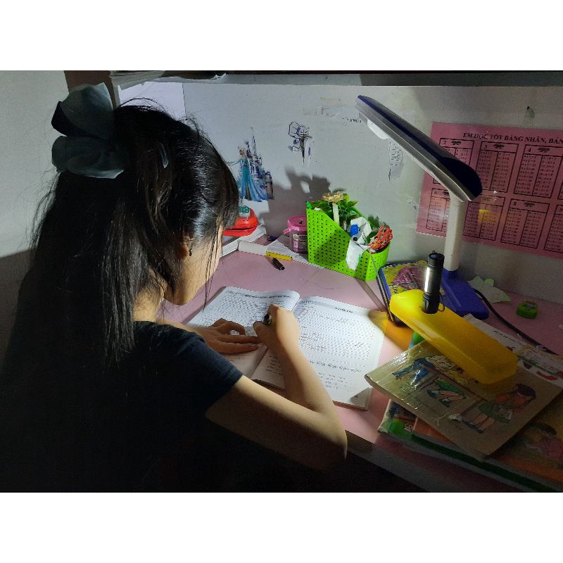 Đèn pin mini siêu sáng tiện dụng dễ dàng mang theo