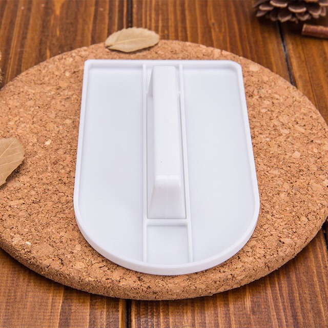 Bàn xoa trang trí bánh