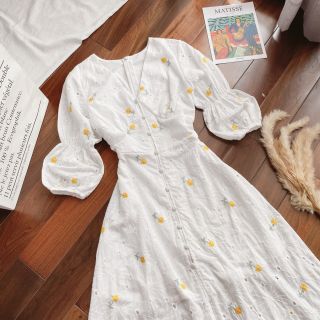 Đầm Hoa/ Váy Trắng Hoa Vàng Vintage Cực Quyến Rũ Chất Vải Siêu Xịn/ Freeship