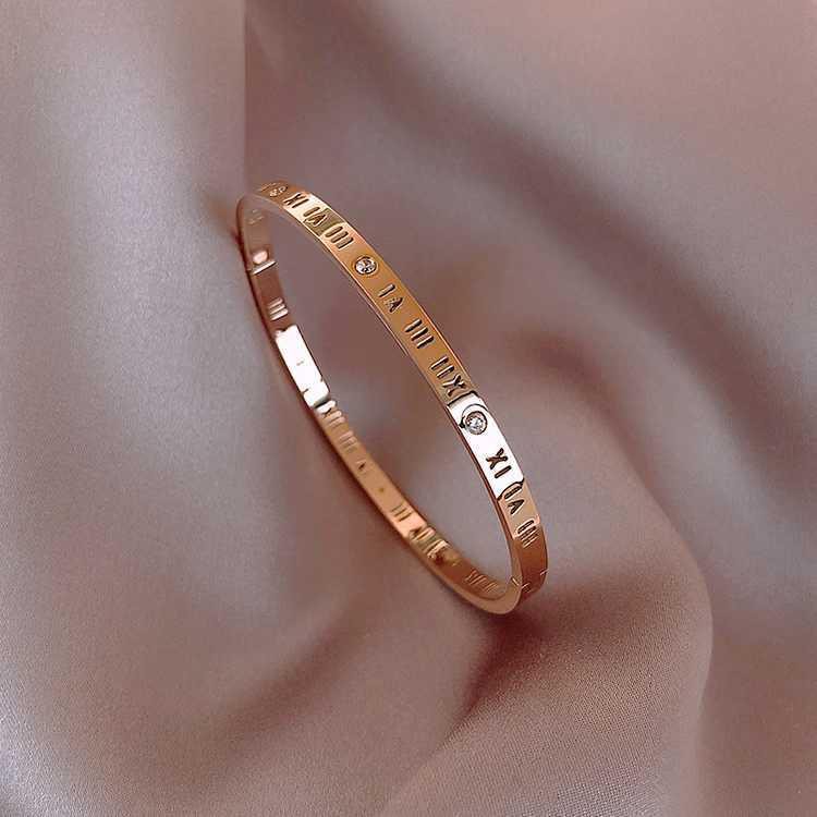 Vòng Tay Thép Titan Khắc Số La Mã Đơn Giản Thời Trang Hàn Quốc Cho Nam Nữ | BigBuy360 - bigbuy360.vn