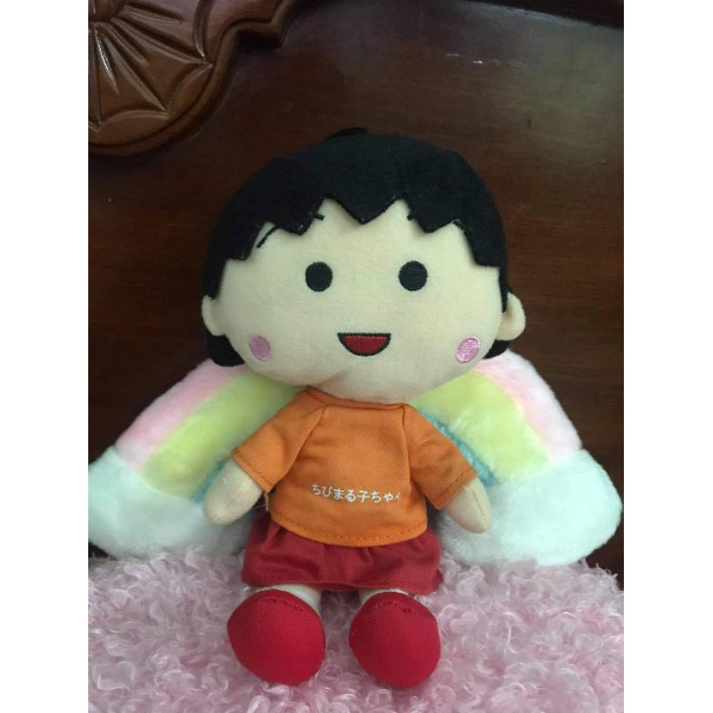 Búp bê nhồi bông hình nhóc maruko có chấu hít kính size 25cm
