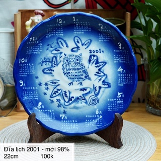 Đĩa lịch 2001 men lam vẽ cú may mắn - gốm sứ nhật bản