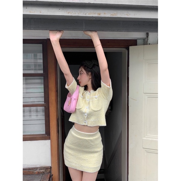 Set áo cardigan chân váy len màu vàng nhạt