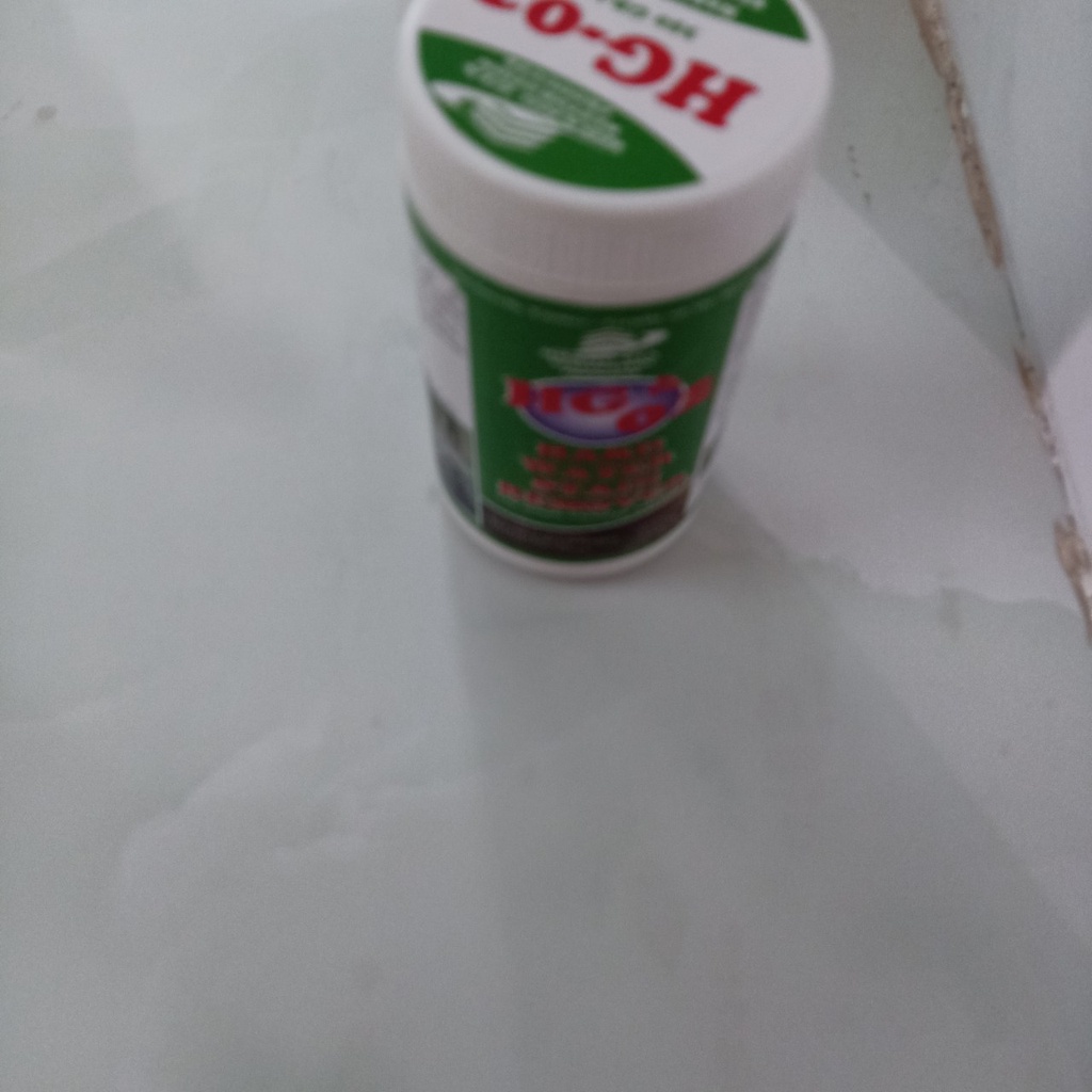 Tẩy vết ố vàng trên bề mặt bàn đá nhân tạo bằng bột tẩy HG02 STAIN HANDWATER REMOVER