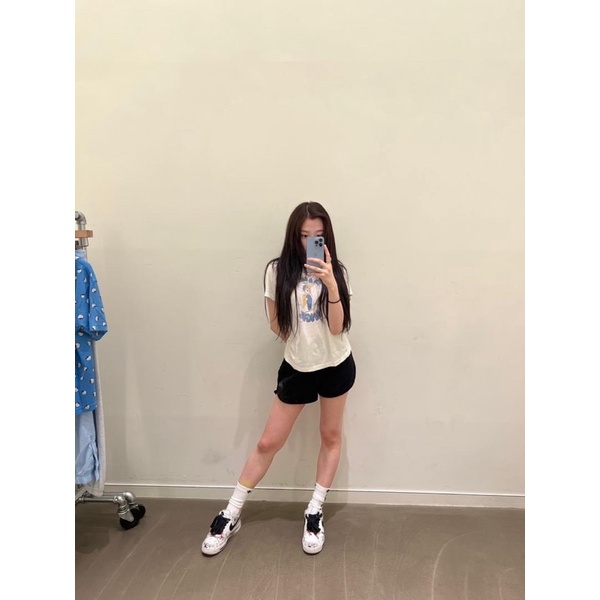 Áo phông in hình thiên thần giống Jennie Blackpink, Seo Ah Ri phim Celebrity, Giselle aespa