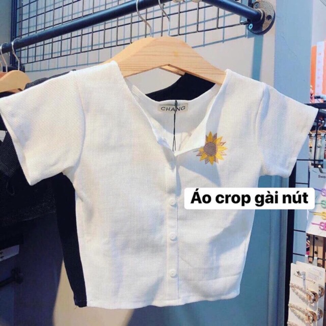 ÁO CROPTOP CÀI NÚT THÊU HOA🌻 ( KÈM HÌNH THẬT )