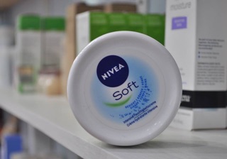 Kem dưỡng ẩm Nivea Shoft 