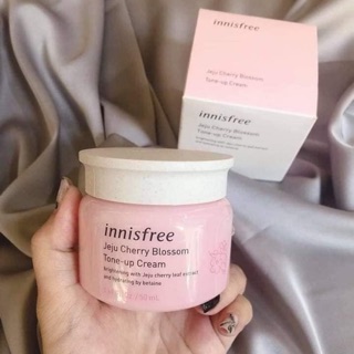 Kem dưỡng trắng innisfree jeju cherry blossom