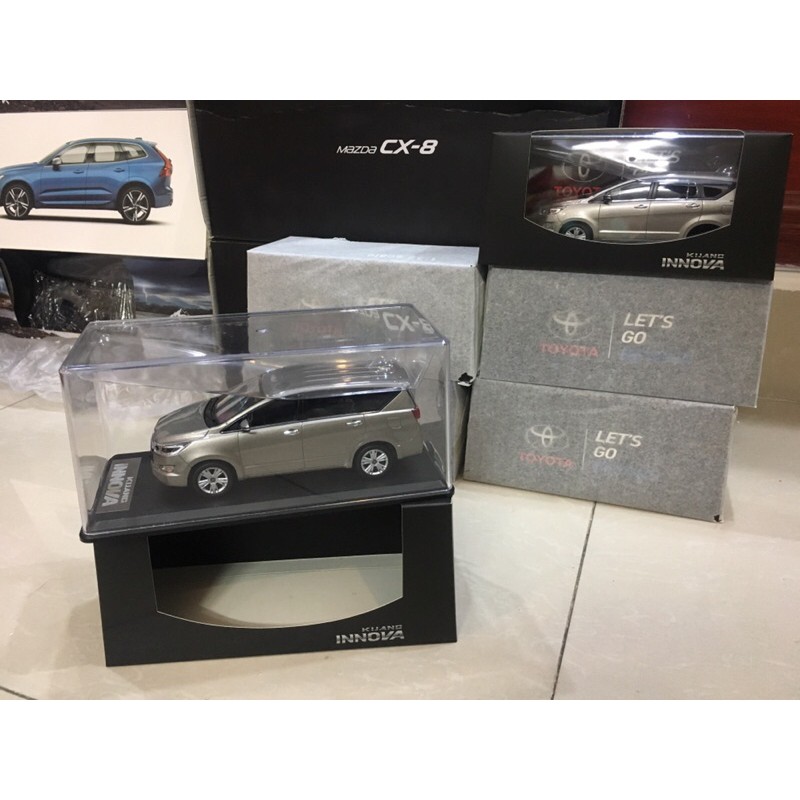 Mô hình Toyota Innova 2020 tỉ lệ 1:32
