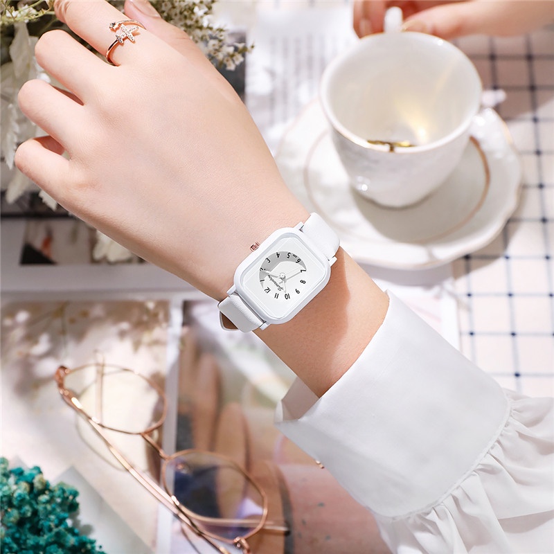 Đồng Hồ Quartz Nữ Mặt Chữ Nhật Dây Da Thời Trang