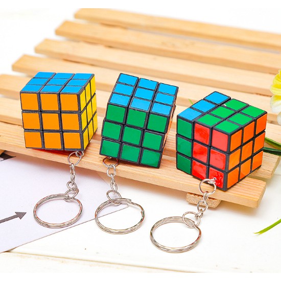 combo 3 móc khóa rubik xoay được. giá 42k 3cái . hàng luôn có sẵn. móc khóa rubik xoay được.