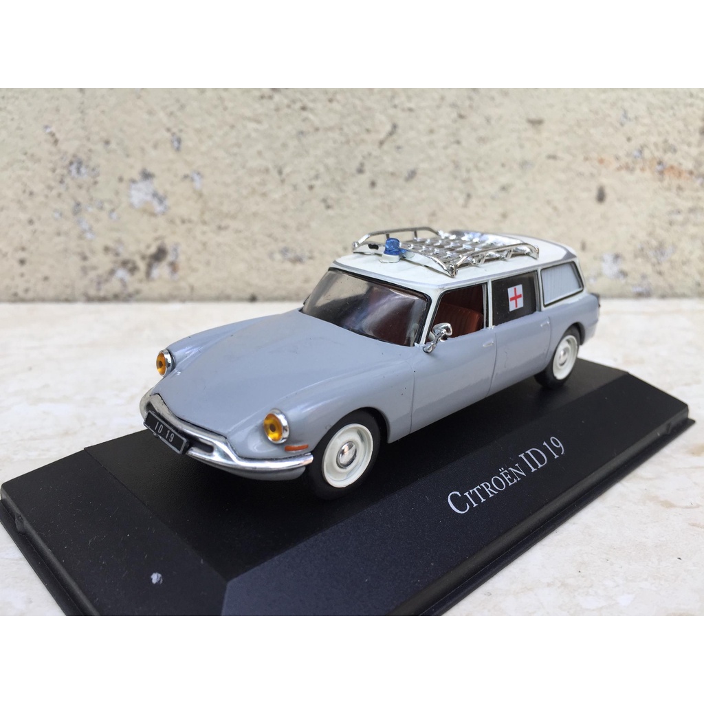 Mô hình xe Ô tô cổ Citroen ID19 Ambulance - 1:43