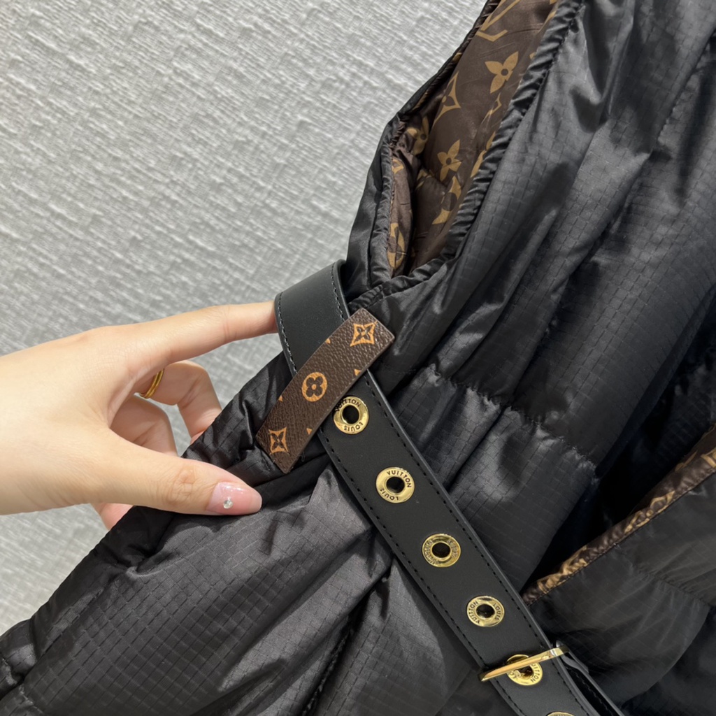 Áo khoác nữ thời trang cao cấp Louis Vuitton LV thiết kế thời thượng, màu sắc cổ điển, trang nhã