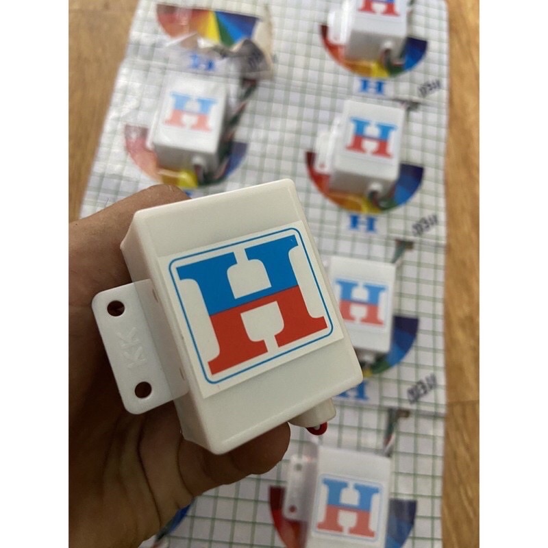 Cục chớp nháy chữ H gắn xi nhan cho các dòng xe