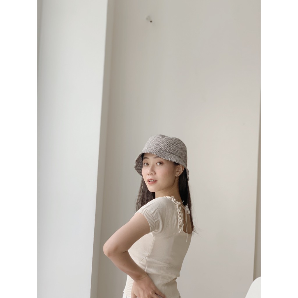Áo len mỏng cổ vuông vai bèo SA364 1994closet