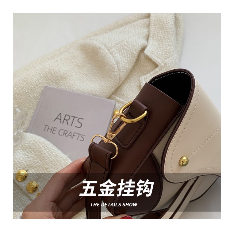 Túi Đeo Vai Hình Yên Ngựa Phối Dây Xích Thời Trang Cao Cấp Cho Nữ