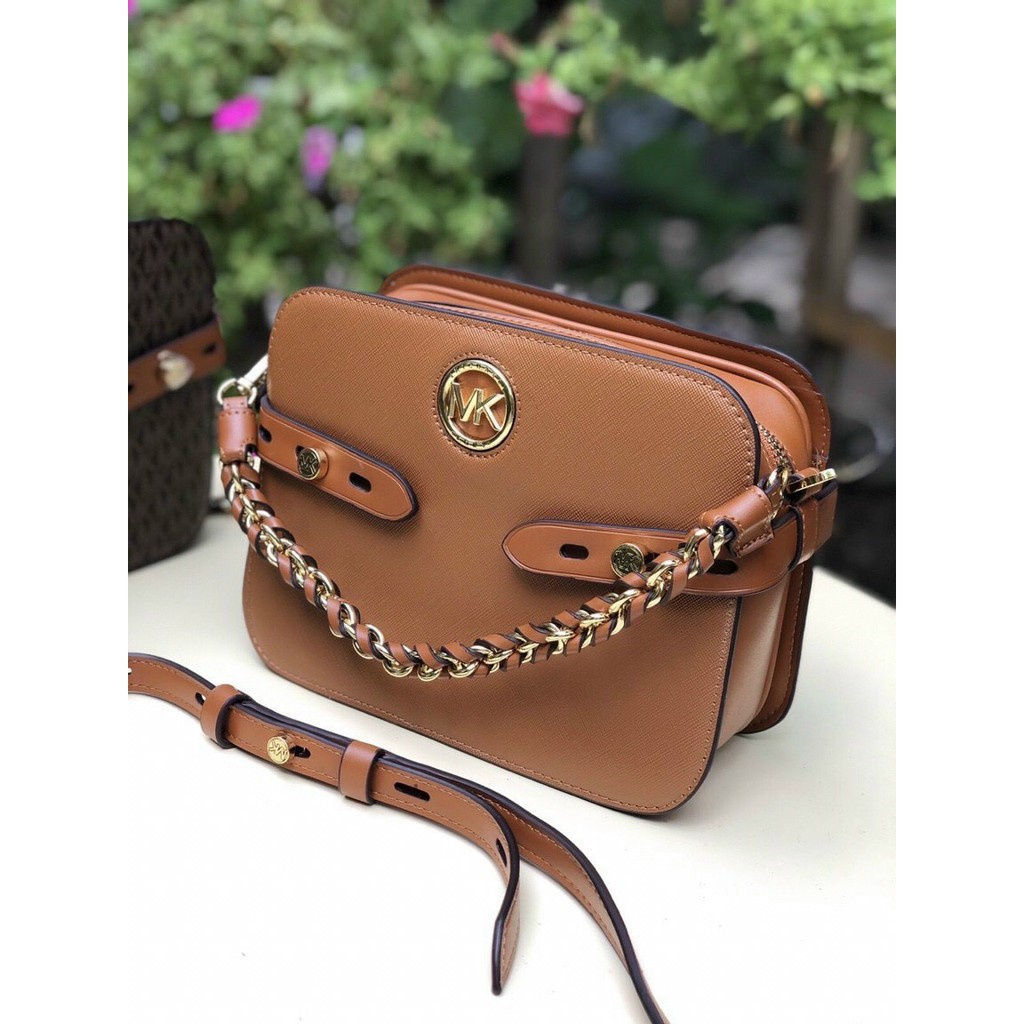 MichaelKors Carmen Large Camera Crossbody Bag. Túi MK mẫu mới nhất 2021 sang chảnh đốn tim các chị em về đây!0905616969