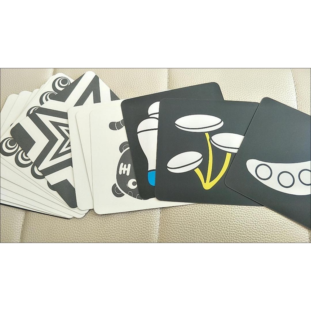 Bộ tranh kích thích thị giác cho bé sơ sinh giúp bé phát triển toàn diện