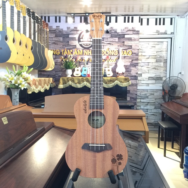 Đàn Ukulele concer tặng bao đựng + capo + giáo trình + pic gẩy