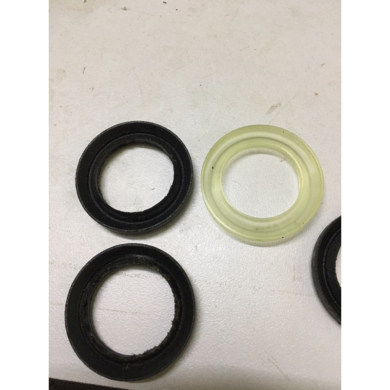 Phớt nước ty 24 22 28 30.....máy rửa xe nội địa nhật.