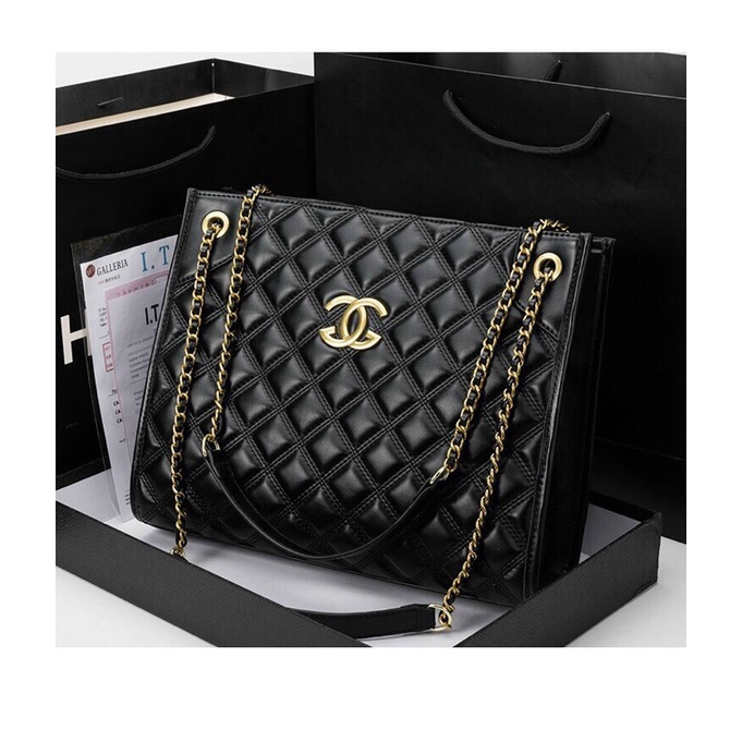 Túi Chanel dáng công sở size 30 da bóng lì nhẹ