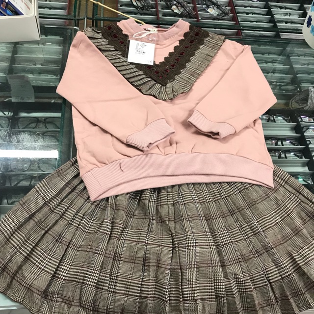 Combo quần áo trẻ em hàng quảng châu cao cấp,giá cực yêu thương,mẫu chụp giá hai trăm chín ,chất nỉ cực đẹp,sz hai mươi