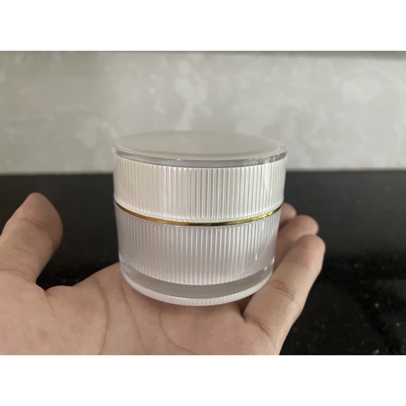 Hũ Đựng Kem 20,30g vân sọc viền vàng
