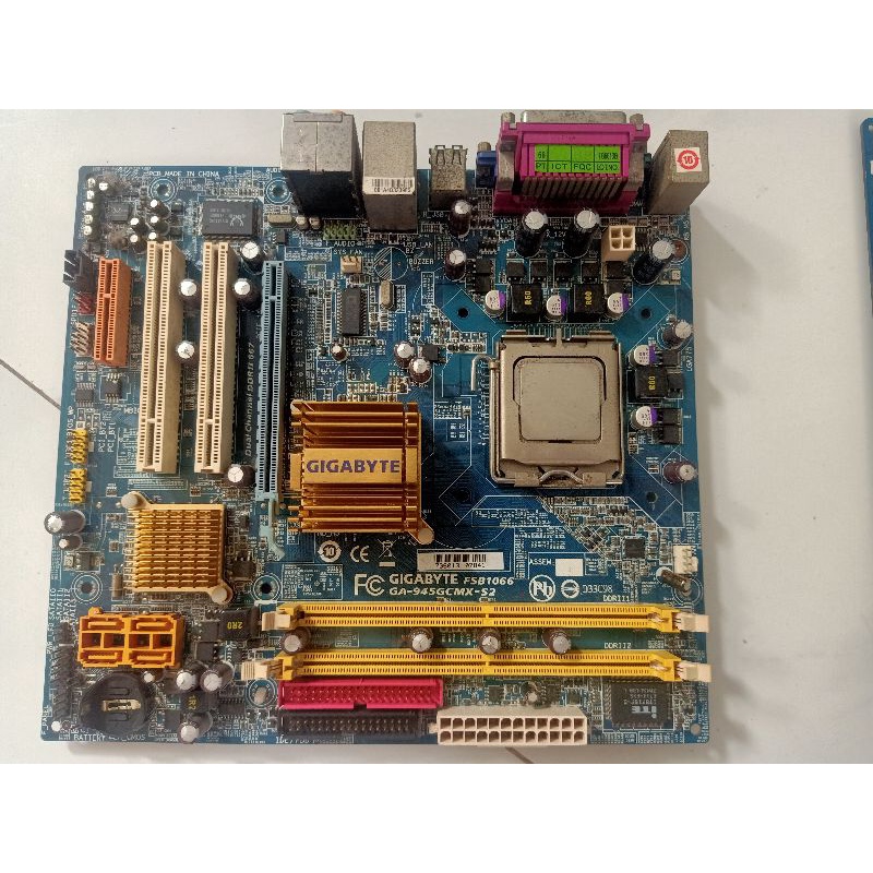 main GIGABYTE GA-945GCMX-S2