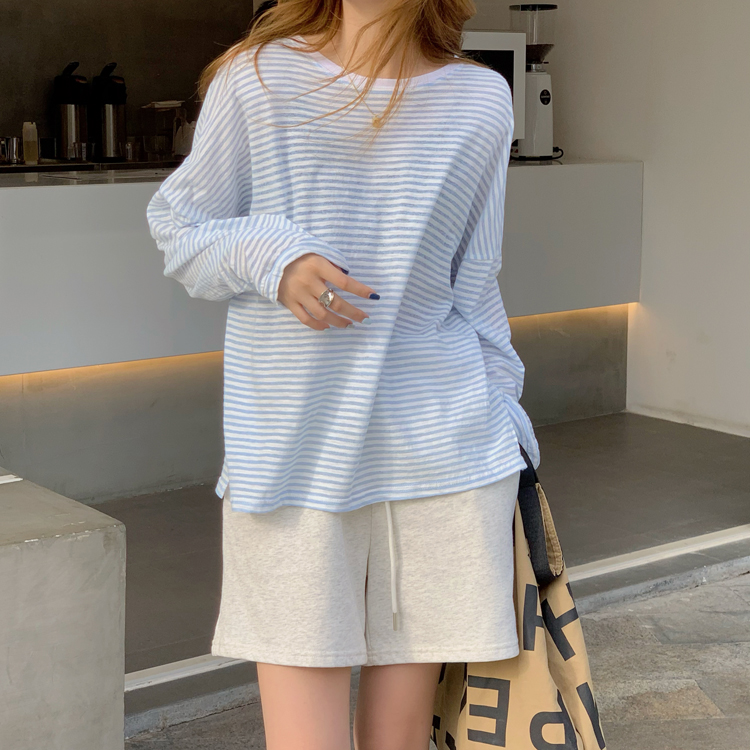 Áo Thun Mỏng Dài Tay Dáng Rộng Họa Tiết Kẻ Sọc Màu Xám 43128