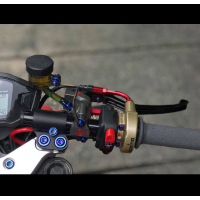 . Pas bình dầu Titan .