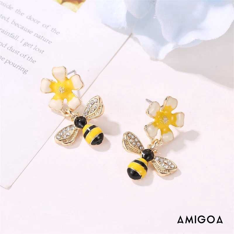 Khuyên Tai Hình Bông Hoa Và Chú Ong Thời Trang Hàn Quốc