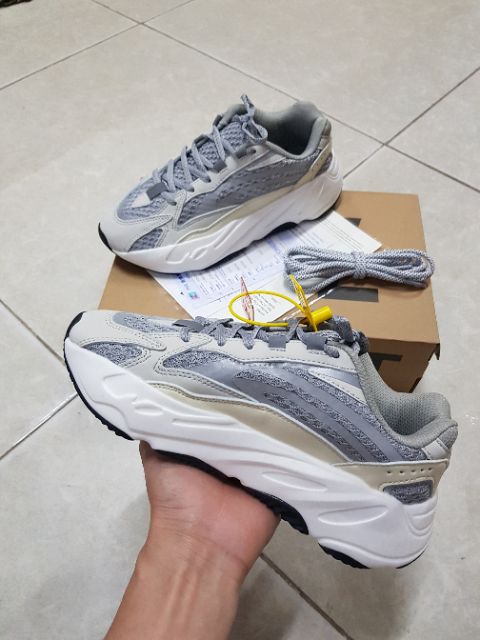 [FREE SHI + BOX +DÂY50k] Giày YZ 700 R11 Full phản quang  toàn thân giày. | BigBuy360 - bigbuy360.vn