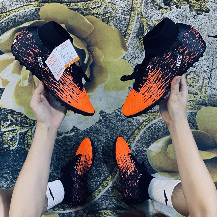 Giày Đá Bóng Cổ Cao