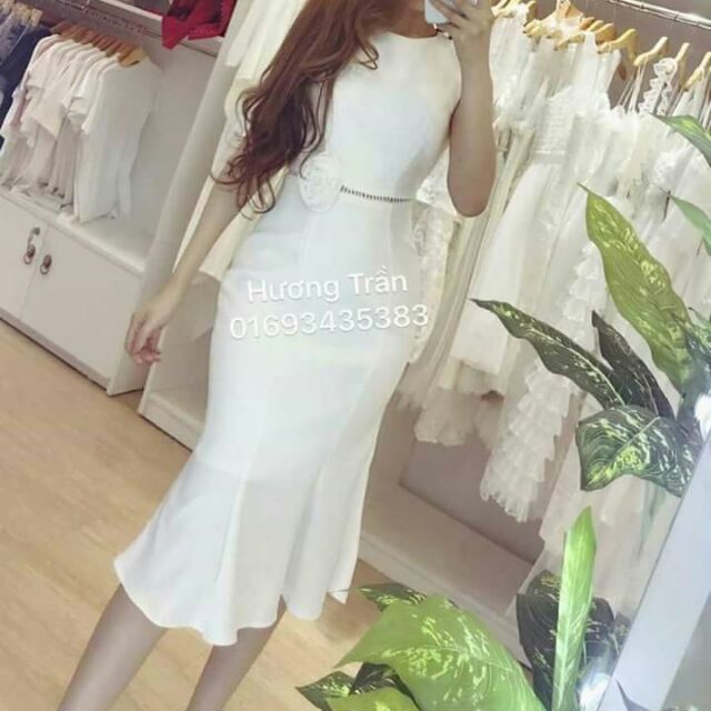 Đầm body sát nách đuôi cá cài hoa