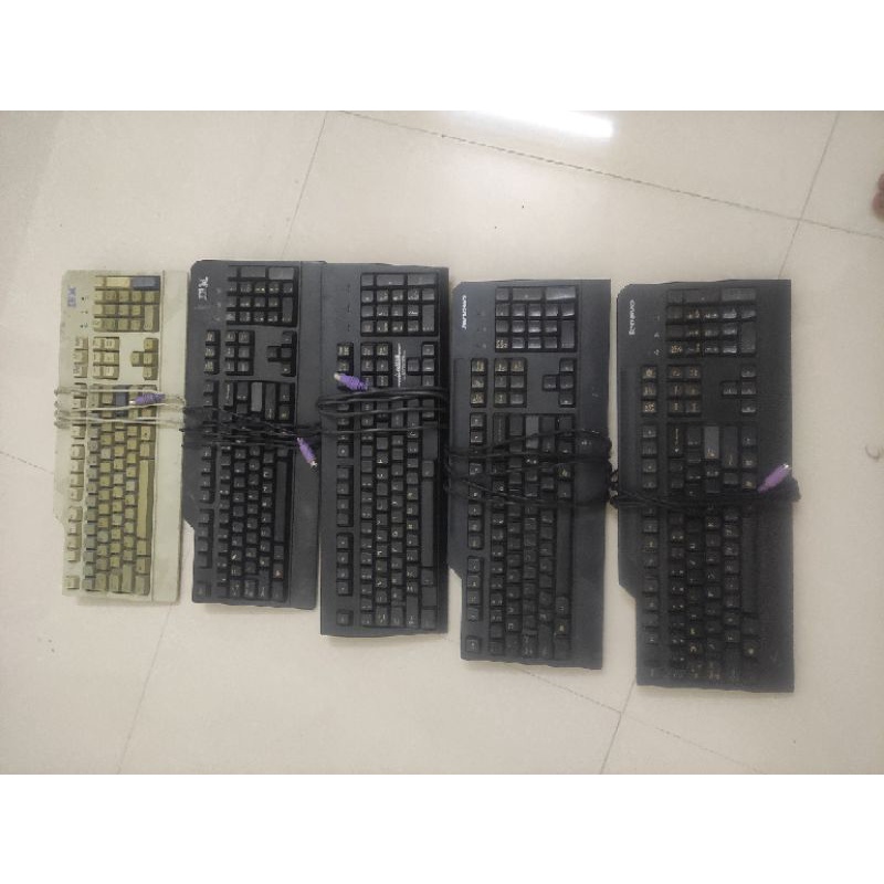 Bàn phím cổ cổng ps2