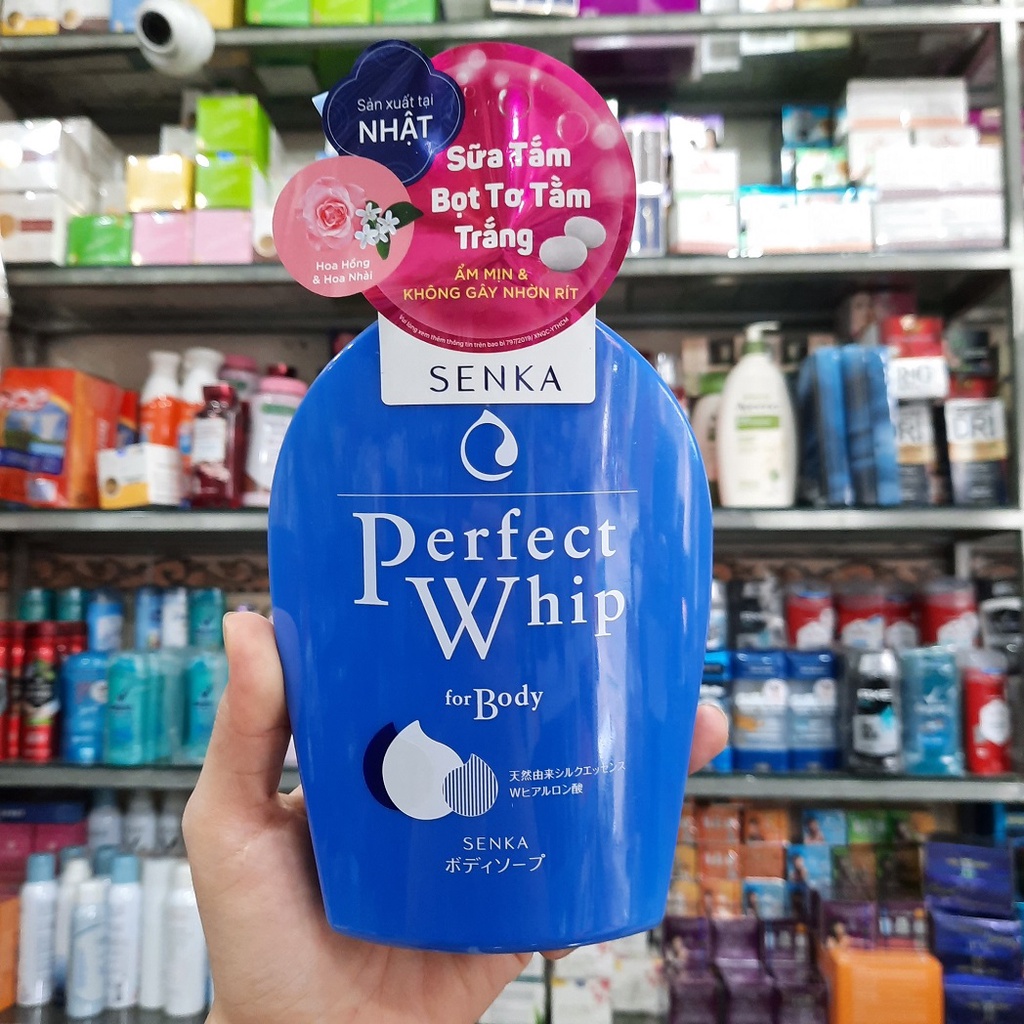 Sữa tắm tạo bọt Senka Perfect Whip dưỡng ẩm hoa hồng và hoa nhài (500ml)