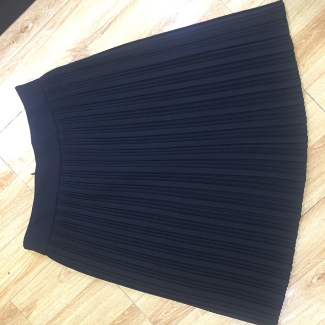 Sale sốc cv xếp ly dài chạm gối