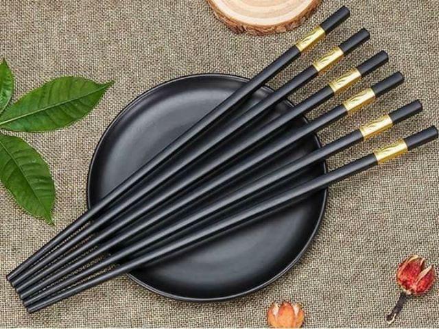 Đũa mạ vàng Korea hộp 10 đôi