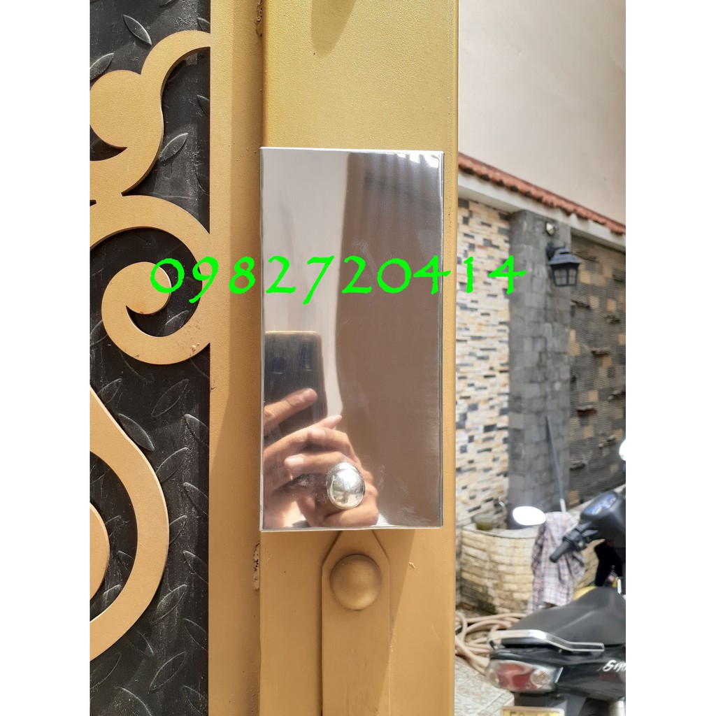 Hộp inox che mưa khóa cổng