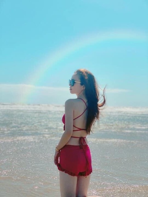 Bikini hai mảnh đỏ nữ tính mặc đi biển | BigBuy360 - bigbuy360.vn